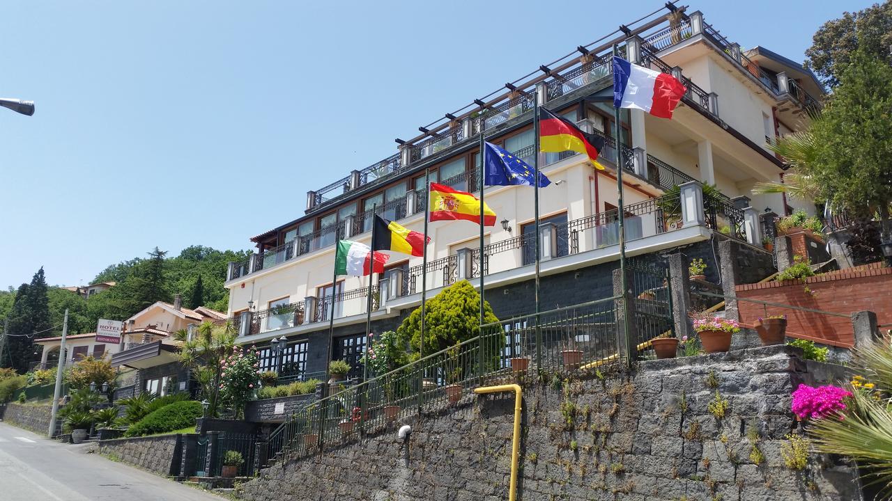 Hotel Primavera Dell'Etna Zafferana Etnea Exterior photo